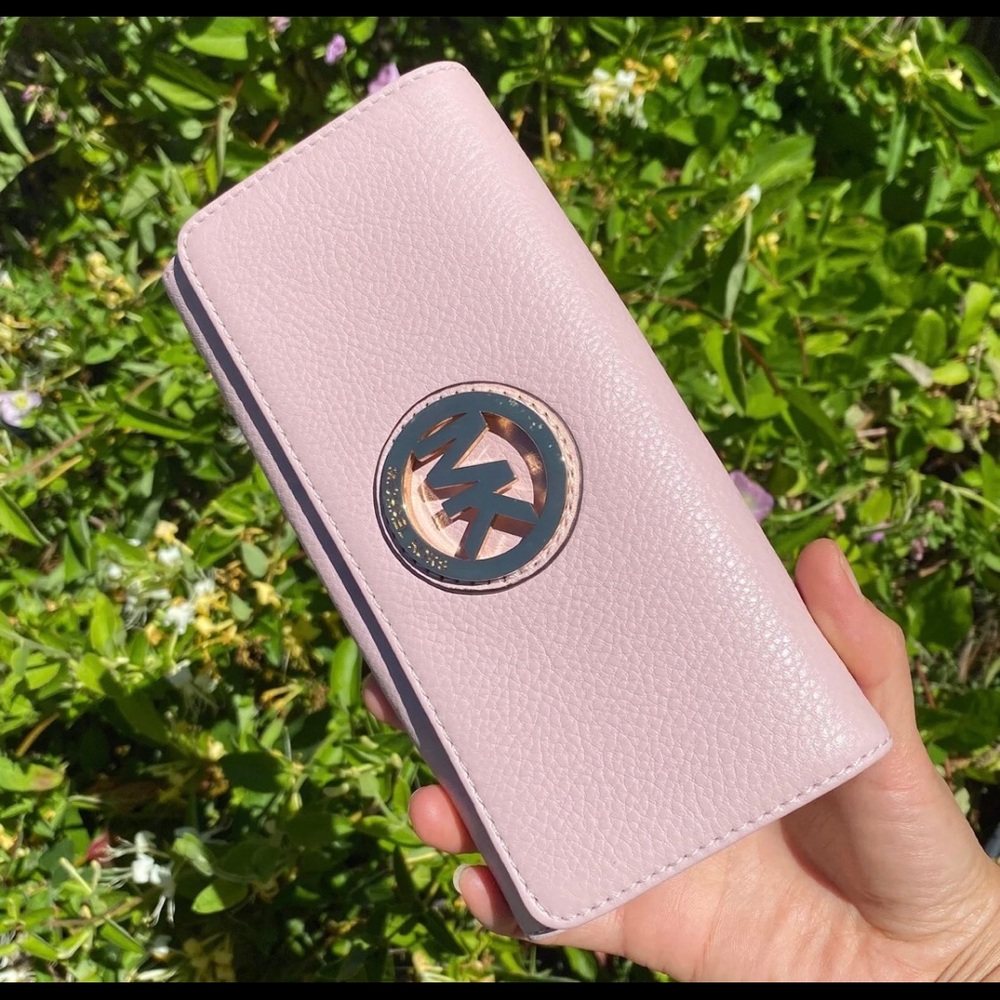 Michael kors wallet